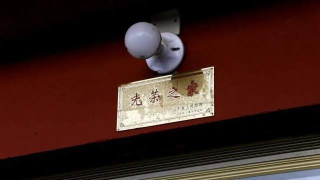 退伍老兵离世后，锁在木匣子里的“秘密”被发现了