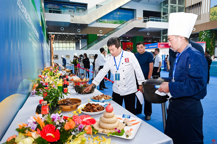 黑珍珠餐厅赋能兰陵牛蒡火爆出圈儿 2023中国（兰陵）牛蒡美食文化节系列活动圆满举行