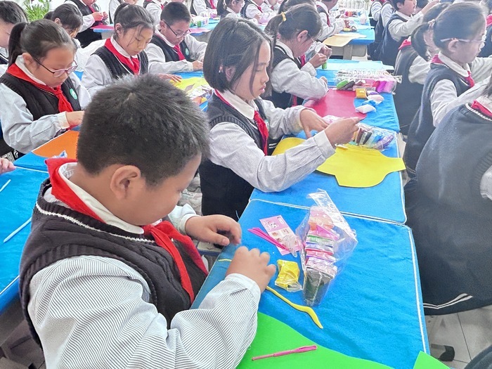 莱芜区世纪城小学魅力家长进课堂