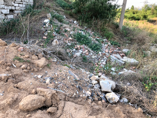 【啄木鸟在行动】港九路与二环南快速路交汇处附近有渣土裸露