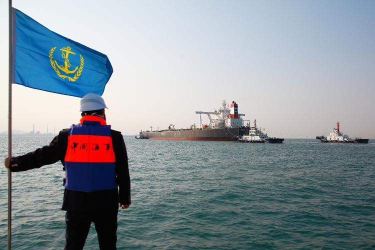 开足马力保复工复产 黄岛油港码头接近满负荷运行