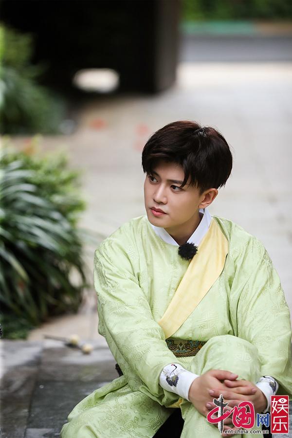 《极挑6》任嘉伦与“极限男团”挑战古诗词填空