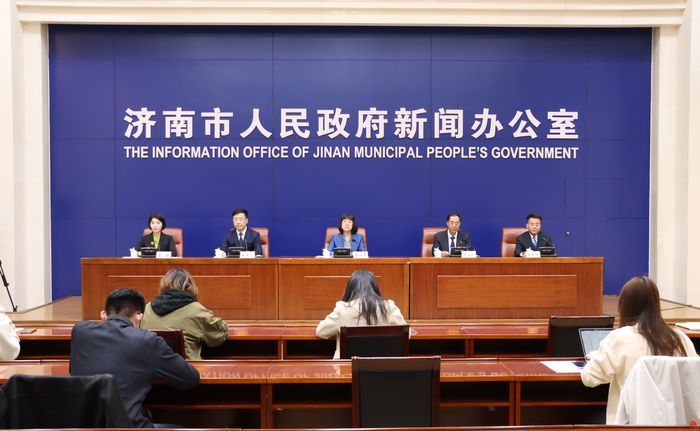 济南市行政审批服务局六大“聚焦”助力项目突破年