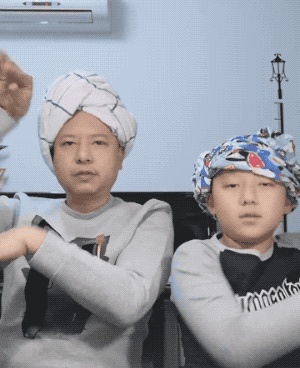 【荐读】笑岔气！“小李佳琦”父子新作太魔性…