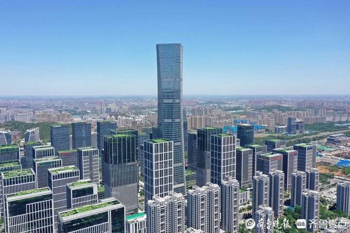 航拍济南两个“第一高”遥望，经十路沿途高层建筑如雨后春笋