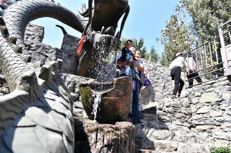 山东最“奇特”网红螺旋井，打水要走108级台阶