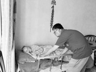 阿尔茨海默病患者家属：谁能懂他们的压力和痛苦？