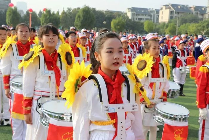 历城区第七届少先队鼓号操大赛精彩上演，上千学子争当新时代好少年