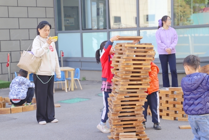 历下区举办幼师素质大赛游戏活动专场暨游戏实验园开放活动