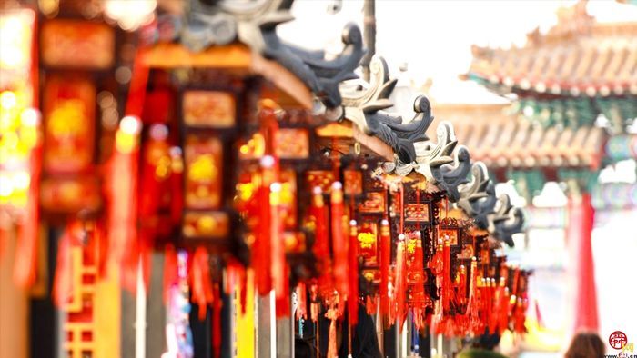 【视频】大红灯笼高高挂  红红火火历下年