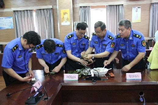 行走关爱  粽享欢乐——济南市城管局一线劳模共庆端午佳节