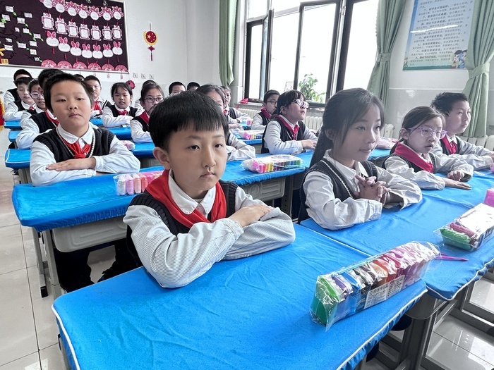 莱芜区世纪城小学魅力家长进课堂