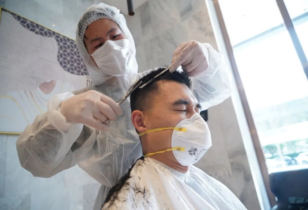 “Tony老师”亮出真功夫，抗疫勇士喜获“好彩头”