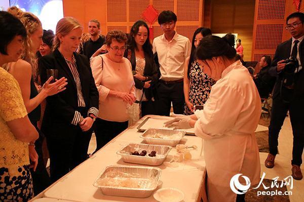 中国驻美国大使馆举行中秋联谊招待会