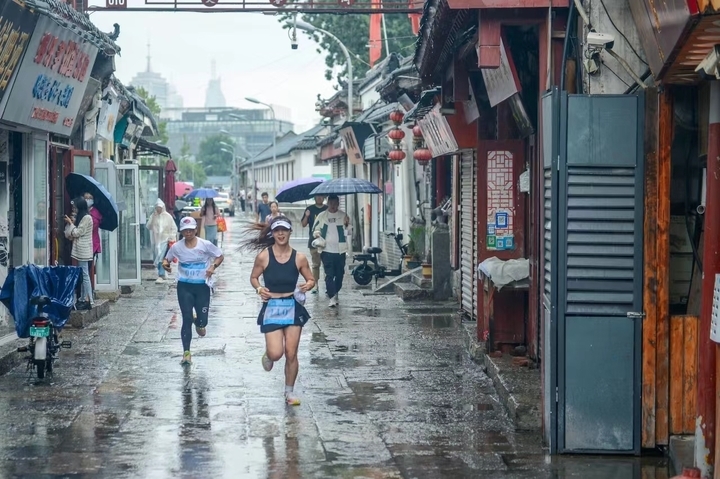 “涌动泉城”济南游泉打卡系列活动暨济南国际定向寻泉赛启动