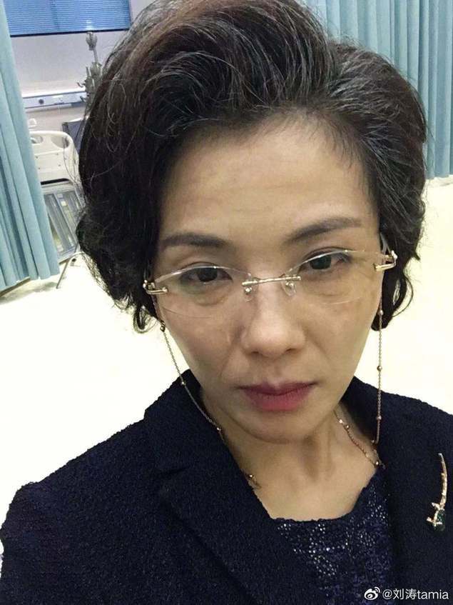 “面色蜡黄，色斑明显”42岁刘涛老年照满脸皱纹