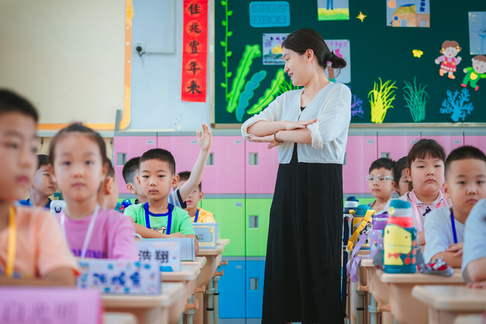 “你上学我守护”,新生入学他们有妙招
