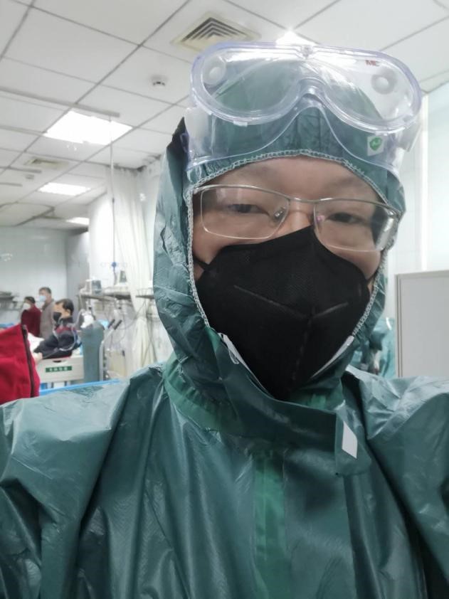 疫线医生的妻子：是贤内助，也是战斗员