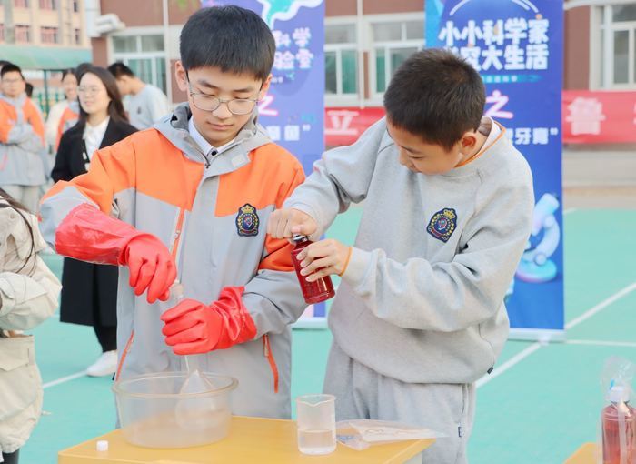 科创生活技启未来！私立济南齐鲁学校初中部第三届科技节落幕