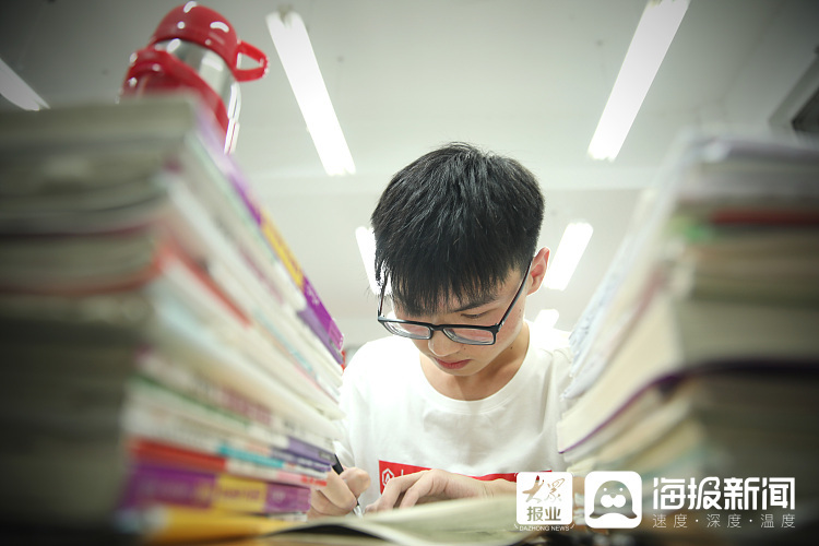 山东拟出新规要求中小学教师对作业全批全改 家长能“一身松”吗