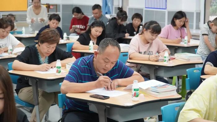 初一新生报到，来这所学校沉浸式体验