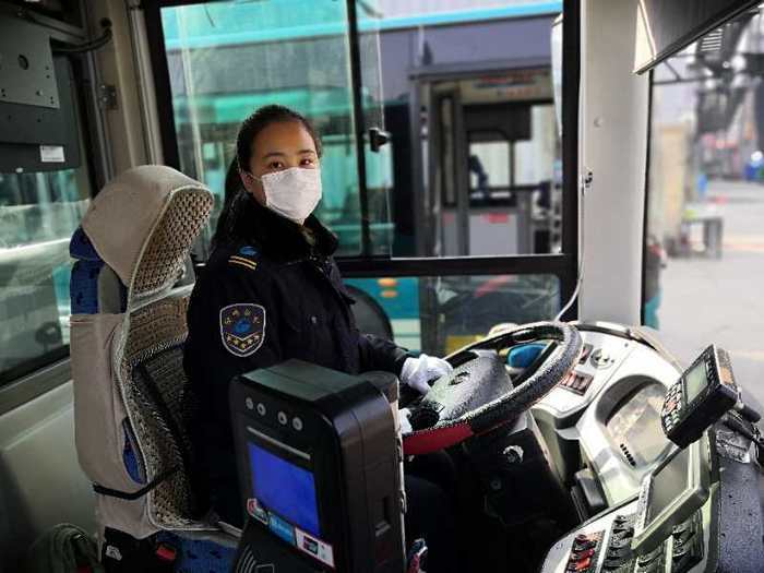 巾帼不让须眉 济南公交战“疫”一线的“铁娘子”