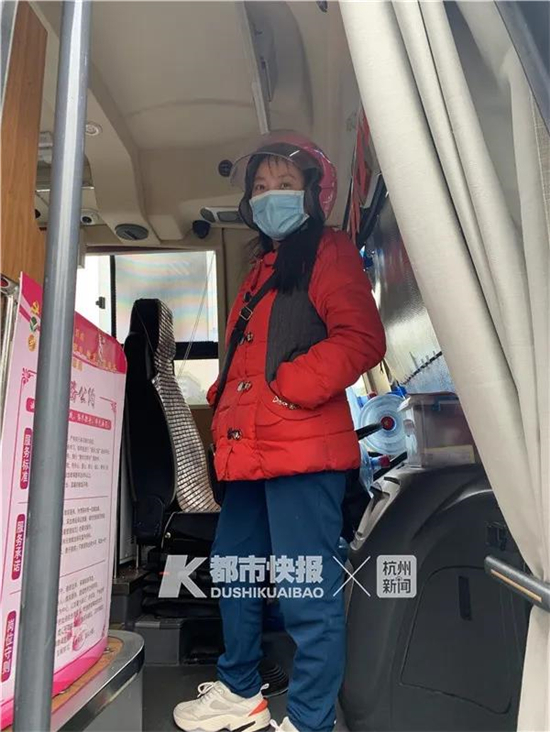 当年火遍全网的杭州帅气小姐姐们，昨天放弃三八节假期，瞒着领导做了一件事