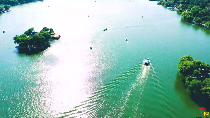 【飞“阅”泉城】 老舍先生笔下的“秋水” 尽在明湖秋韵里