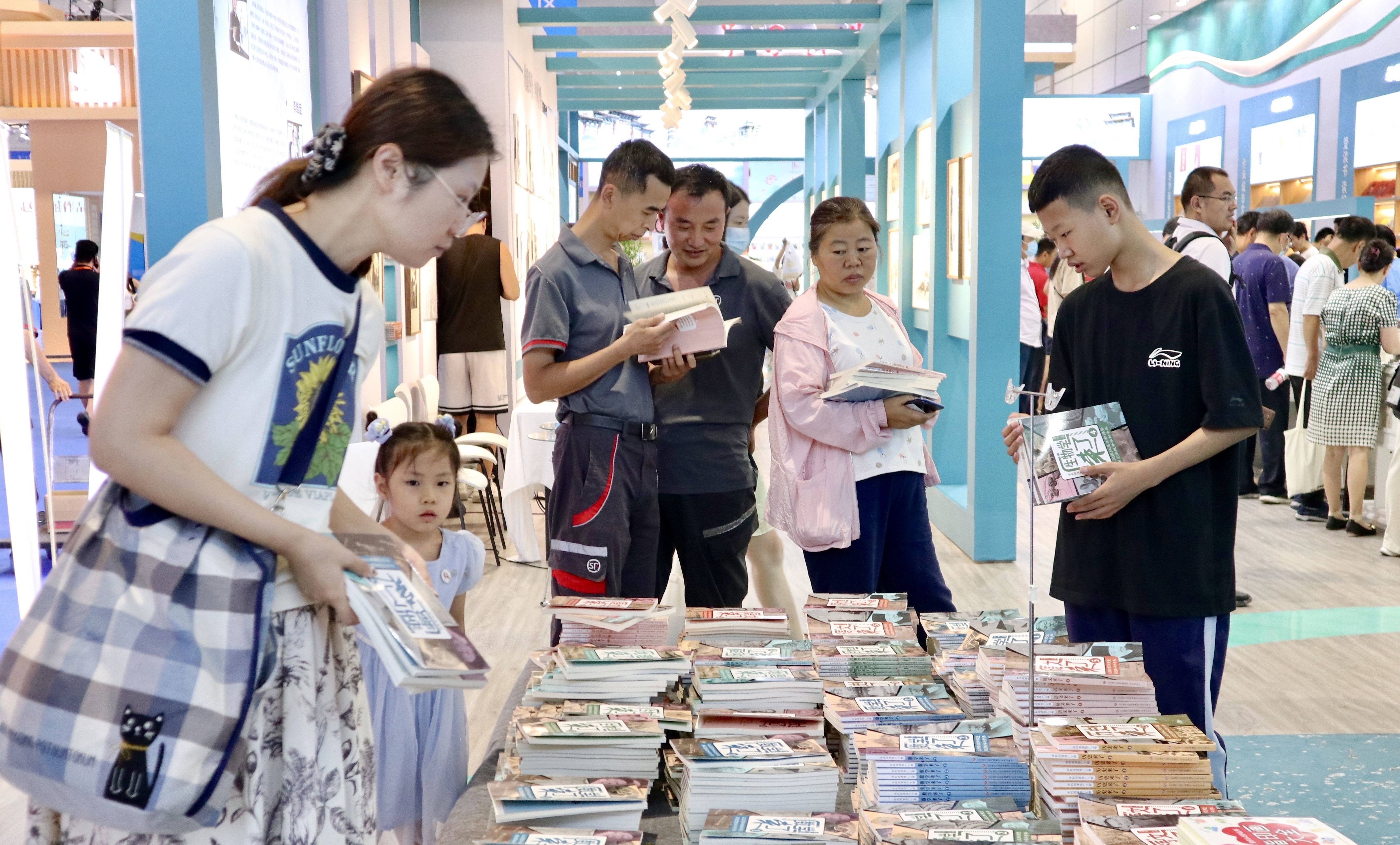 诗酒在泉城！两场展会搅动经济“活水” 透着城市的才气与豪情