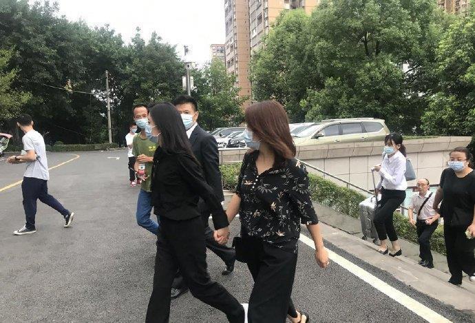 谭松韵庭审现场哽咽发言|谭松韵庭审现场哽咽发言是怎么回事？事件真相到底是什么？