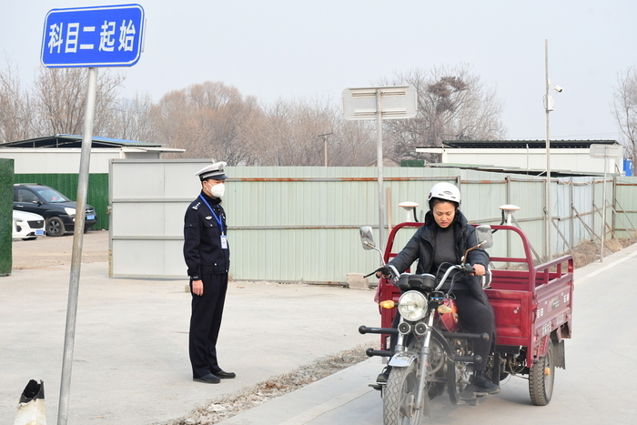 摩托车驾驶证咋考？济南车管为您解读