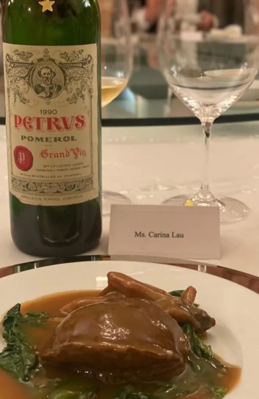 刘嘉玲拿500万古董插花|豪横！刘嘉玲拿500万古董插花被围观