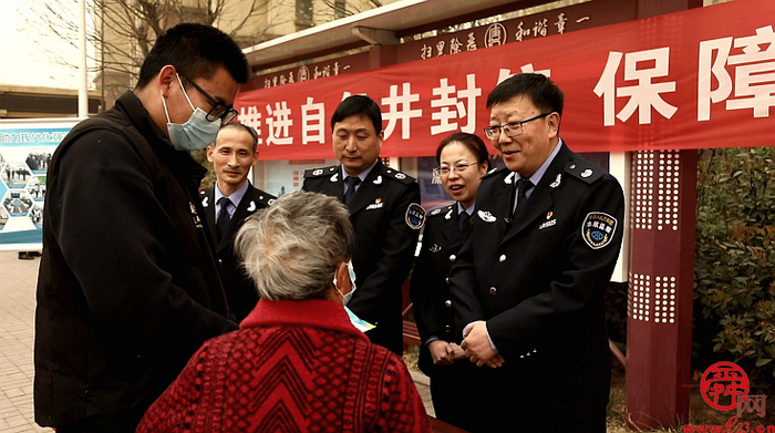 济南市水政监察支队会同有关单位联合开展“自备井封停进社区”宣传活动