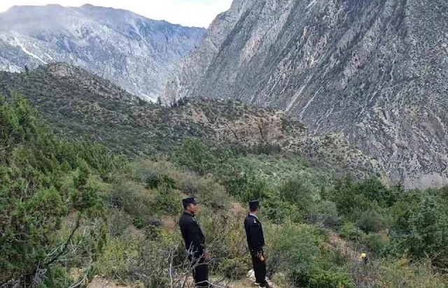 西藏娃失联36小时后现身陡峭山顶 真的是被豹子叼走的？