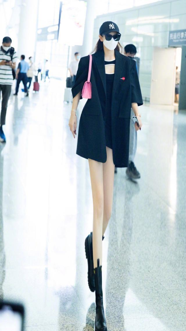 戚薇|不愧是七哥!戚薇无情吐槽工作室P图 网友欢乐吃瓜