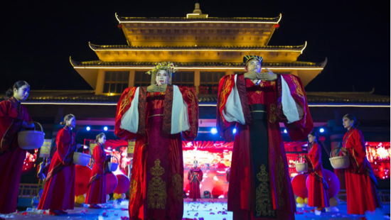 【我们的节日·七夕】这个七夕，济南方特东方神画邀请情侣免费来嗨！