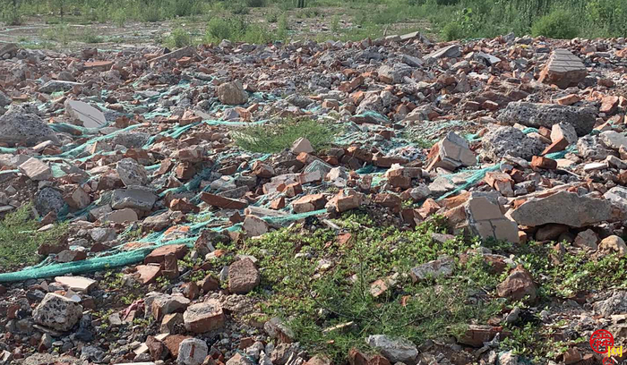 【啄木鸟在行动】绣水大街和望海东街交汇处附近渣土和建筑垃圾裸露