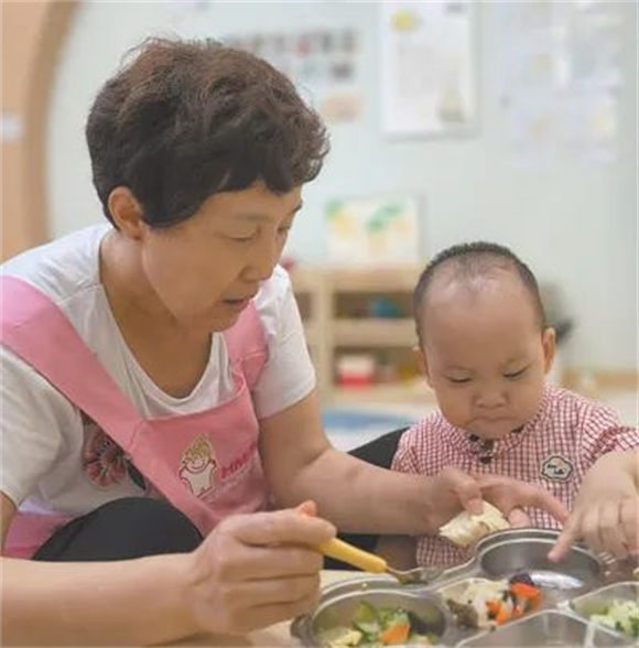 人民日报整版点赞济南：幼有所托，解后顾之忧