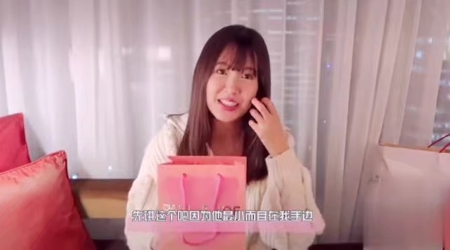 陈赫娇妻张子萱再被疑怀二胎 瓜子脸变成了圆脸