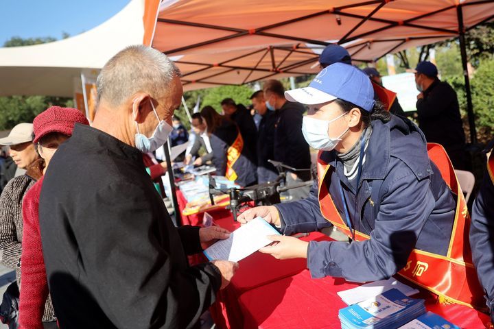济南市住建局将温暖送入百姓家