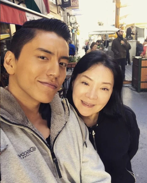 妈妈|心疼！王大陆为妈妈庆祝冥诞 具体是什么情况？详情始末