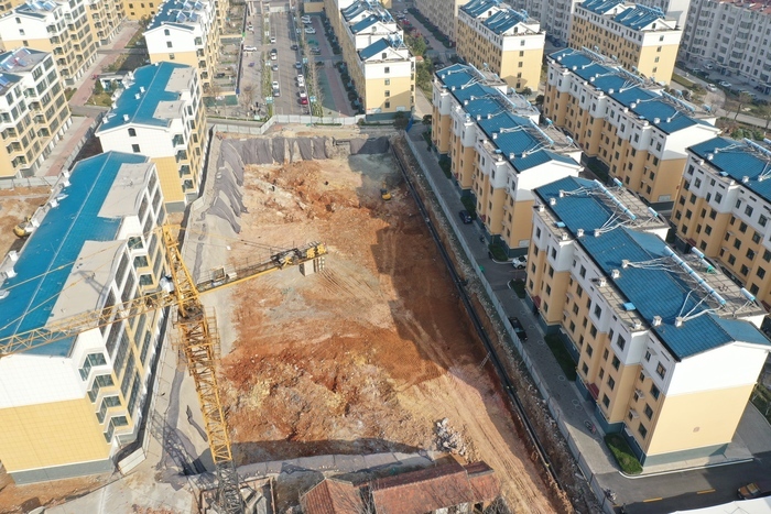 【啄木鸟在行动】莱芜区呈瑞社区安置区在建项目渣土未覆盖