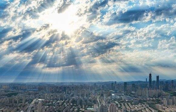 光有了形状！济南天空出现“丁达尔效应”，你看到了吗？