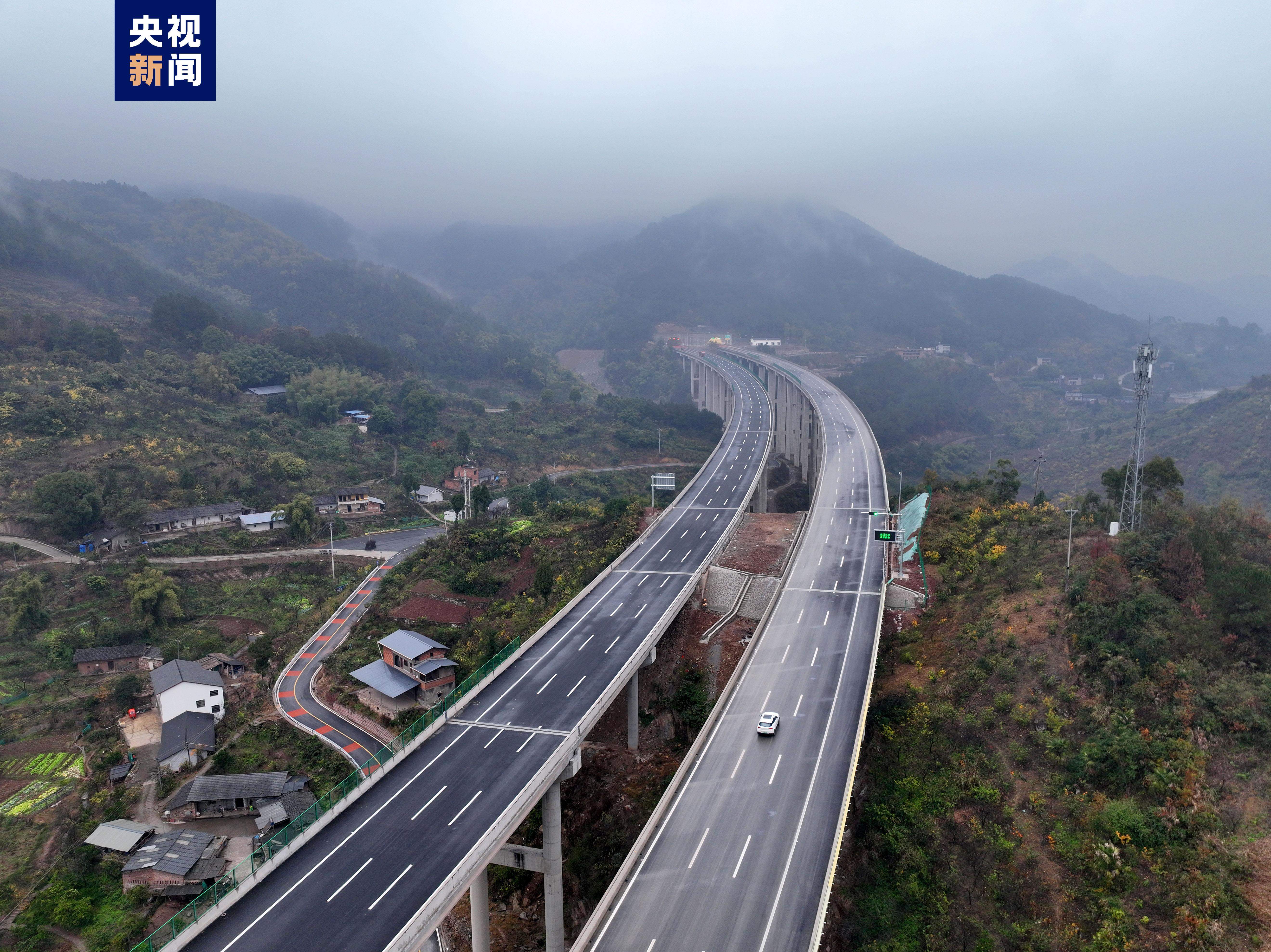 重庆高速突破4000公里 合璧津高速合川至璧山西段建成通车