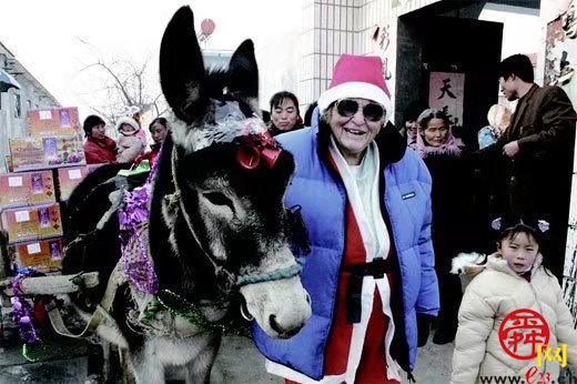 “云话山东”聊城行——致力于公益事业的美国老太