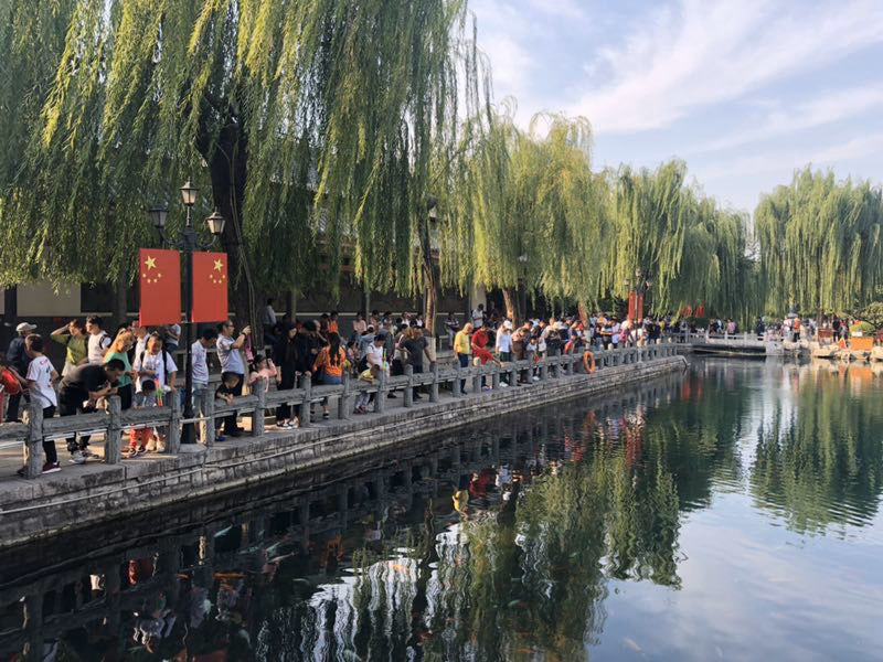 黄金周山东共接待游客6995.6万人次 实现旅游收入579.5亿元