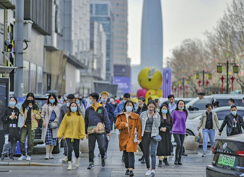 假期后首周 商圈迎出游购物高峰