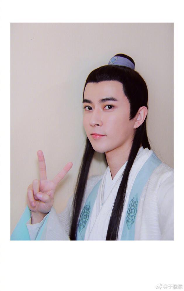 《新白娘子传奇》换滤镜 于朦胧自侃“于清晰”上线