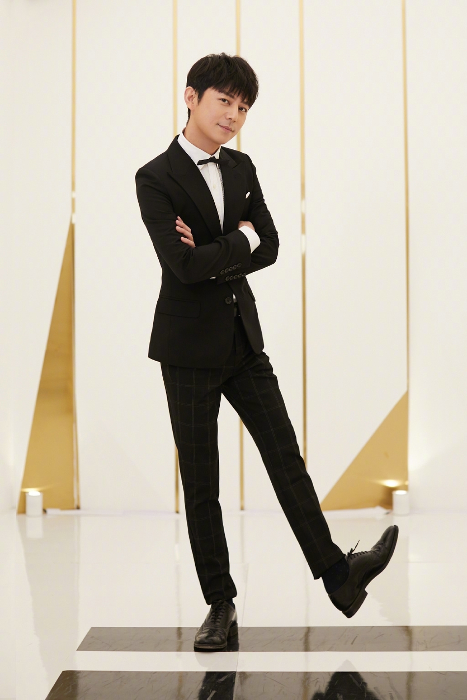 何炅回应嘴瓢称是正常发挥 自侃只是个好看的主持人