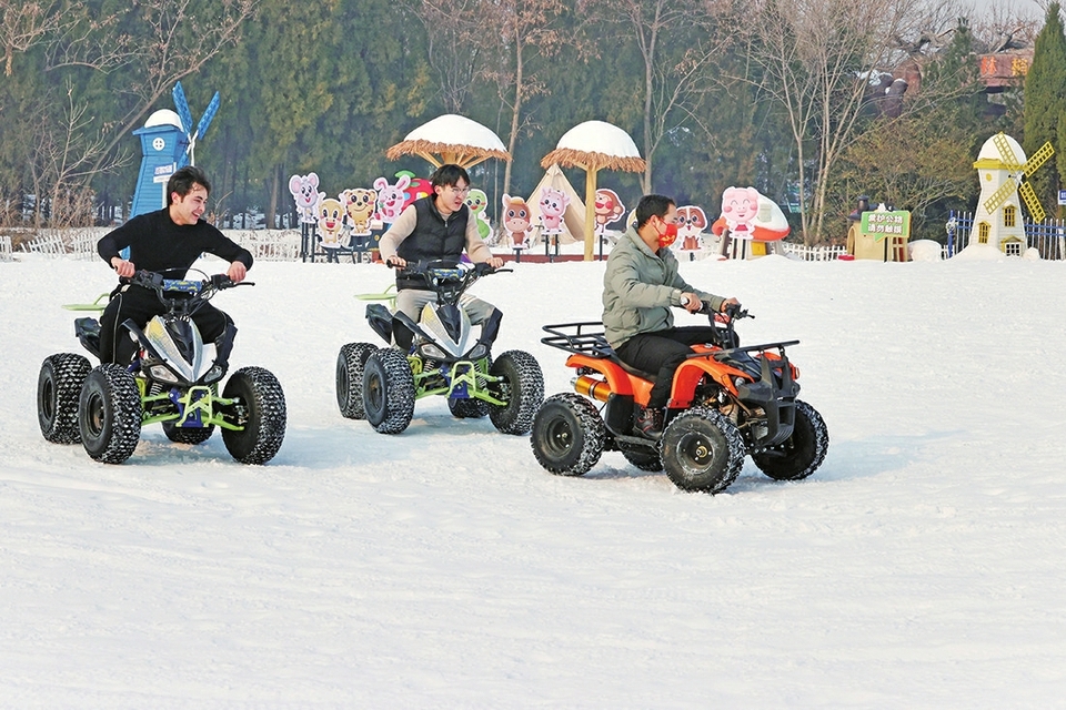 动物遇见冰雪欢乐就在济野